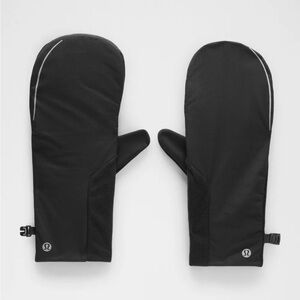 Lululemon Black Fast & Free Insulated Gloves| NWT